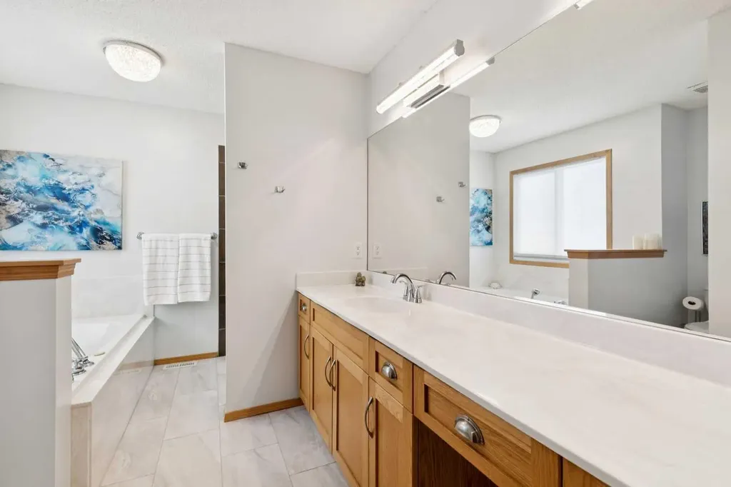 202 Crystal Green Place Okotoks AB T1S 2N4