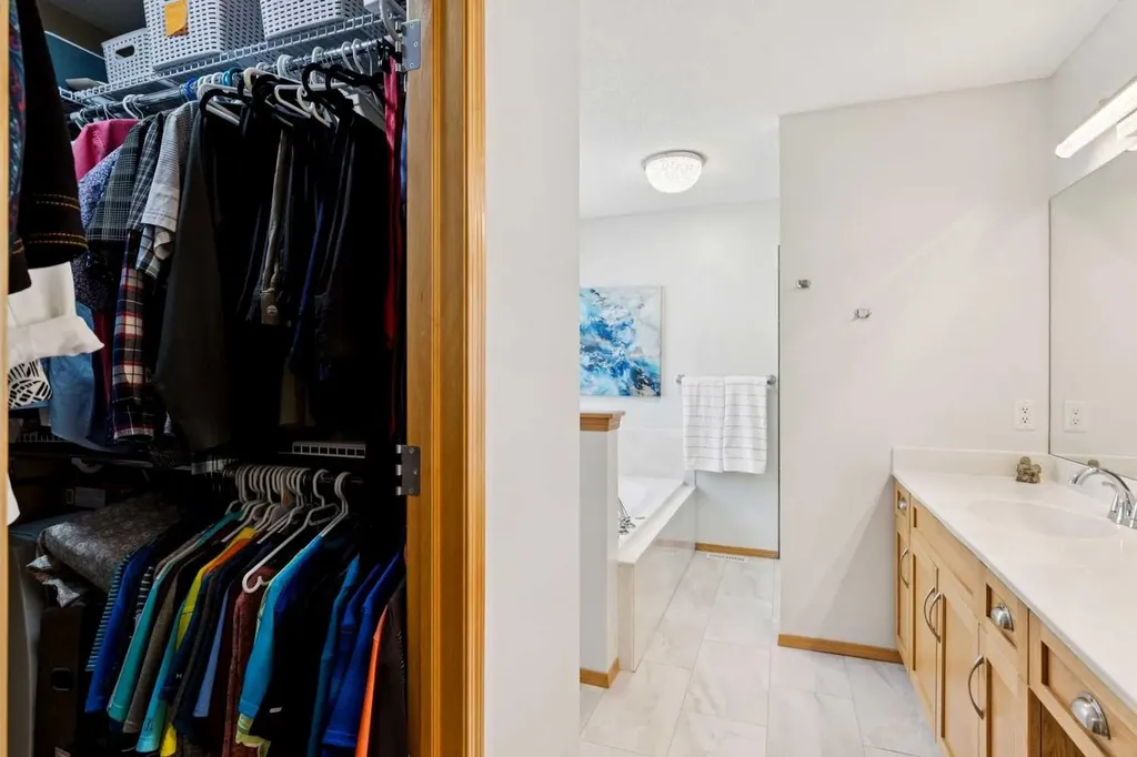 202 Crystal Green Place Okotoks AB T1S 2N4