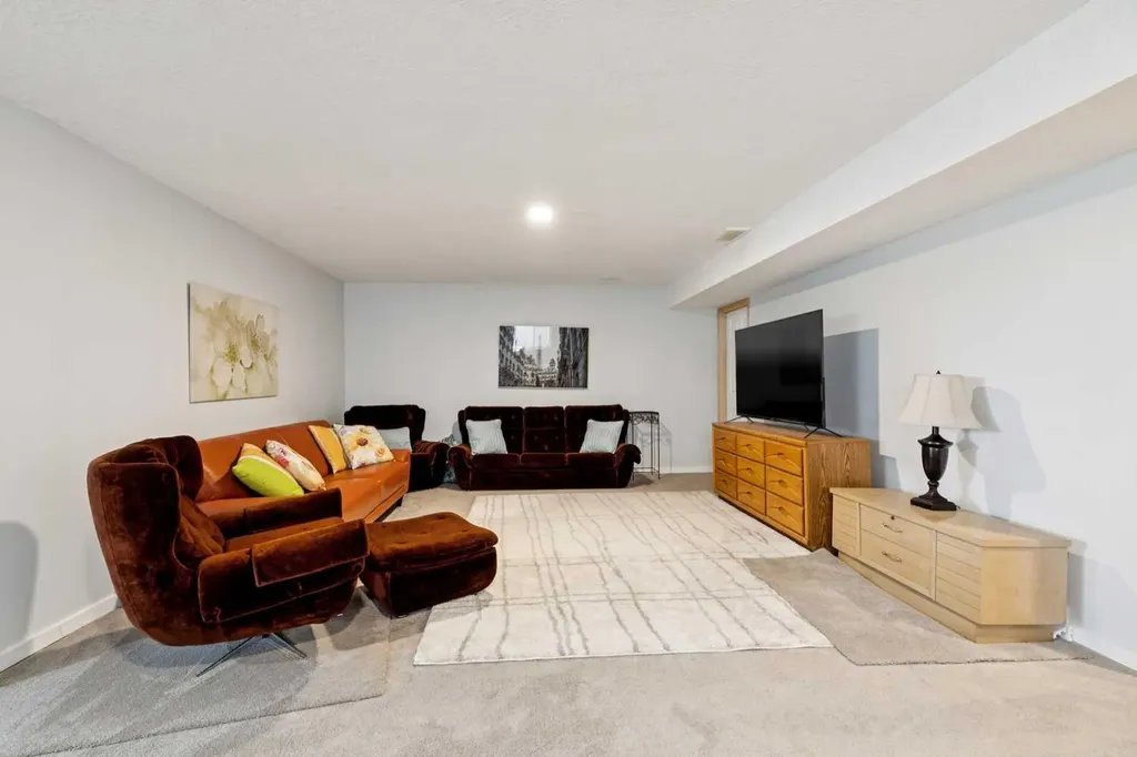 202 Crystal Green Place Okotoks AB T1S 2N4