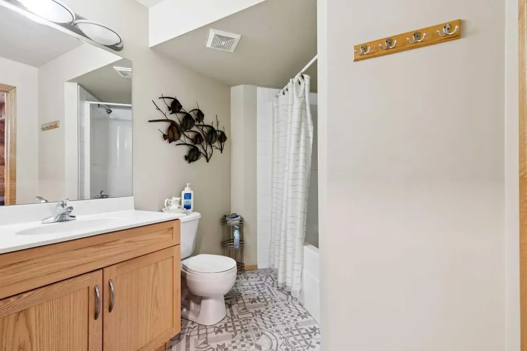 202 Crystal Green Place Okotoks AB T1S 2N4