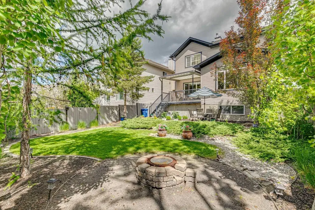 202 Crystal Green Place Okotoks AB T1S 2N4