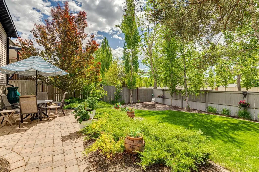 202 Crystal Green Place Okotoks AB T1S 2N4