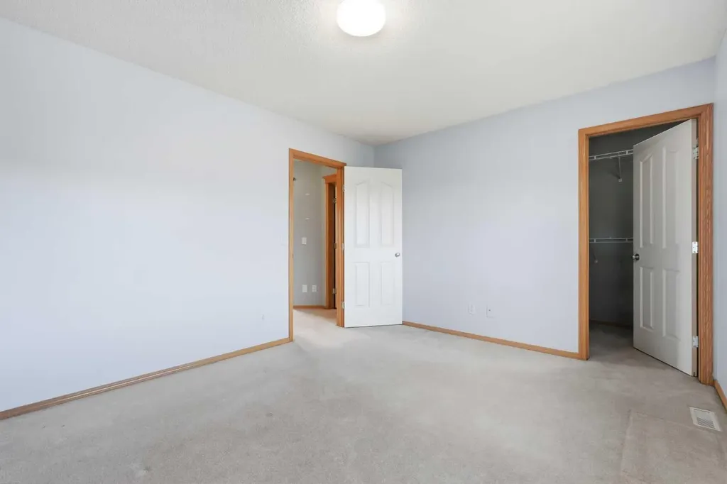 5 Coville Bay NE Calgary AB T3K 5V8