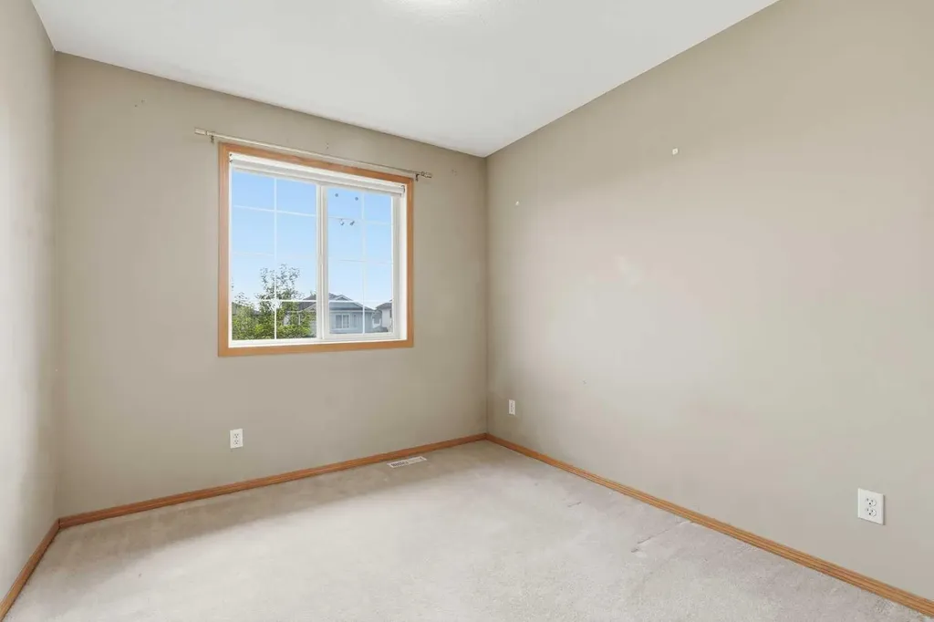 5 Coville Bay NE Calgary AB T3K 5V8