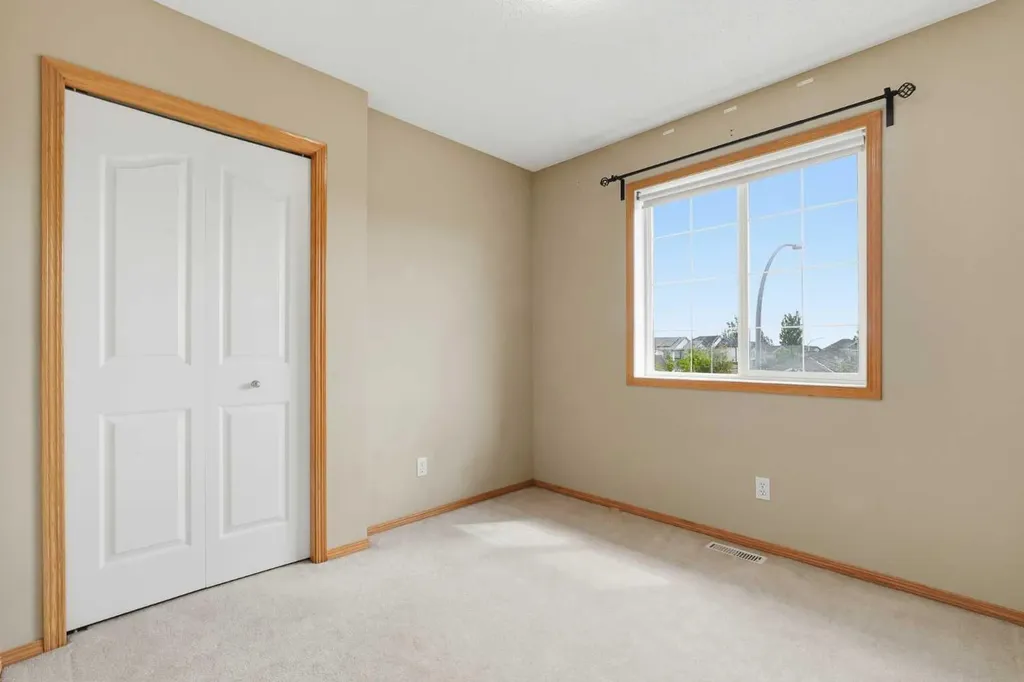 5 Coville Bay NE Calgary AB T3K 5V8