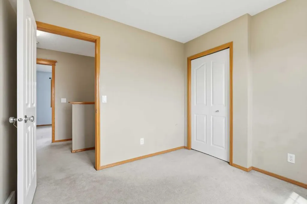 5 Coville Bay NE Calgary AB T3K 5V8