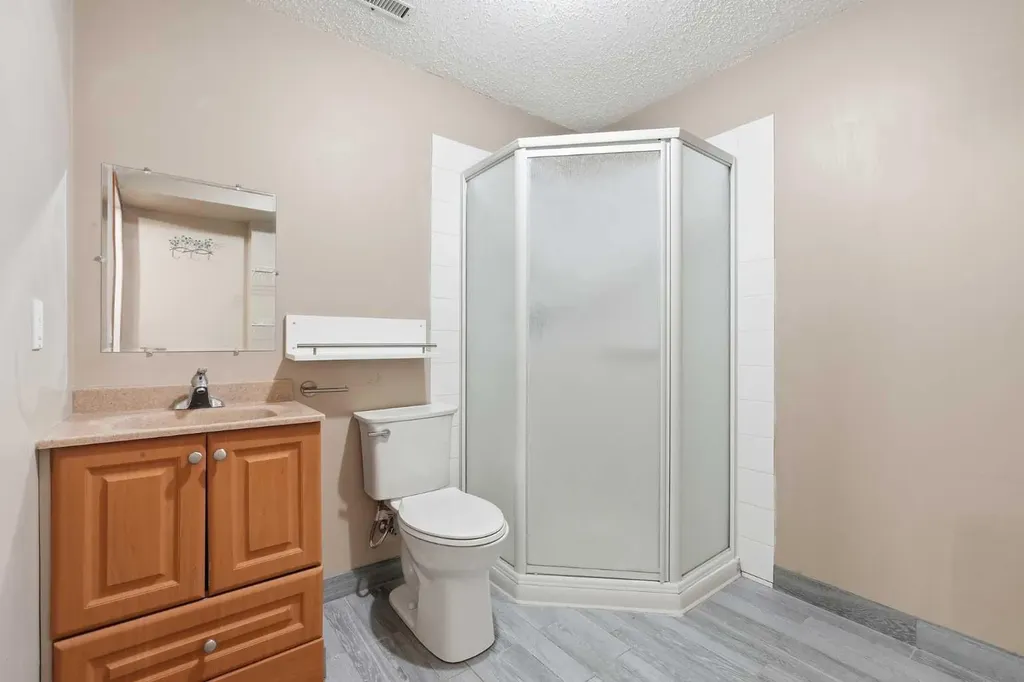 5 Coville Bay NE Calgary AB T3K 5V8