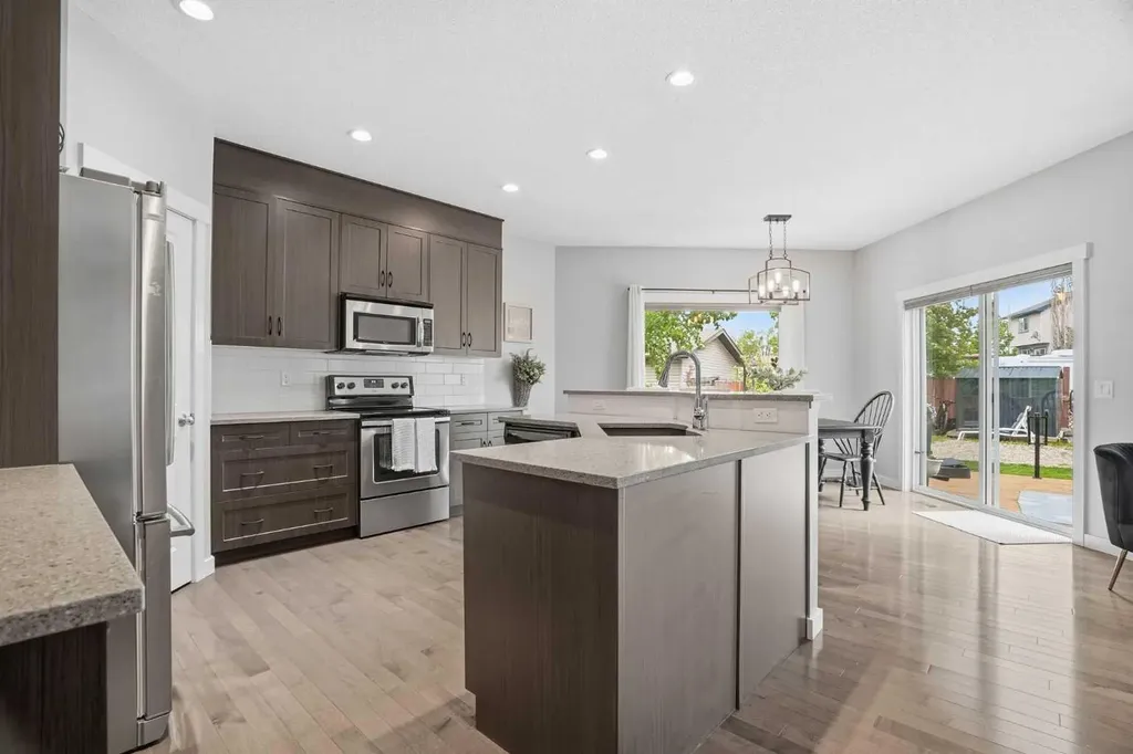 143 Elgin Meadows Way SE Calgary AB T2Z 0S2
