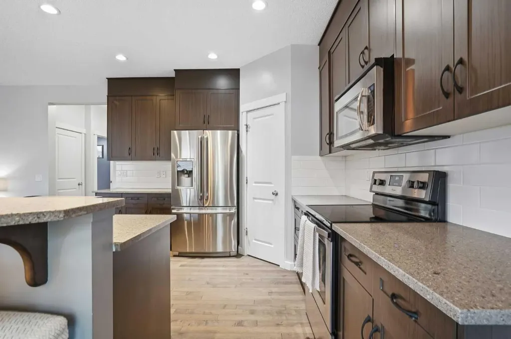 143 Elgin Meadows Way SE Calgary AB T2Z 0S2
