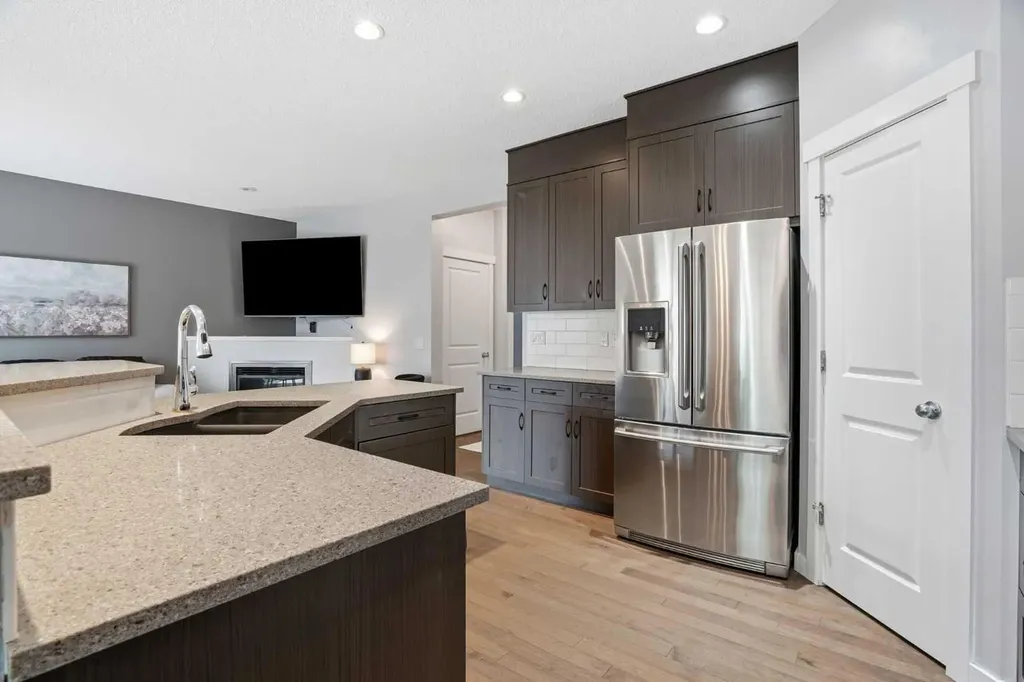 143 Elgin Meadows Way SE Calgary AB T2Z 0S2