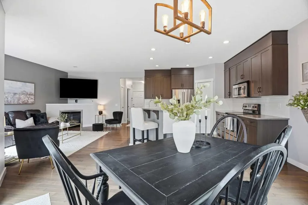 143 Elgin Meadows Way SE Calgary AB T2Z 0S2