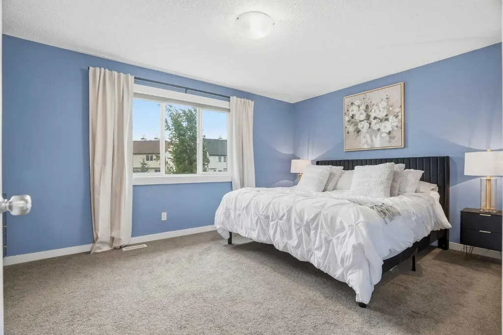 143 Elgin Meadows Way SE Calgary AB T2Z 0S2