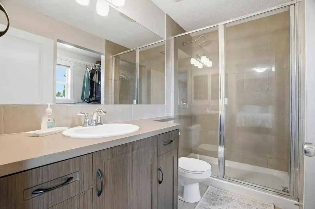 143 Elgin Meadows Way SE Calgary AB T2Z 0S2