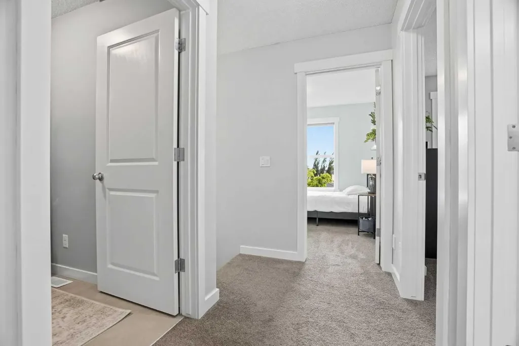 143 Elgin Meadows Way SE Calgary AB T2Z 0S2