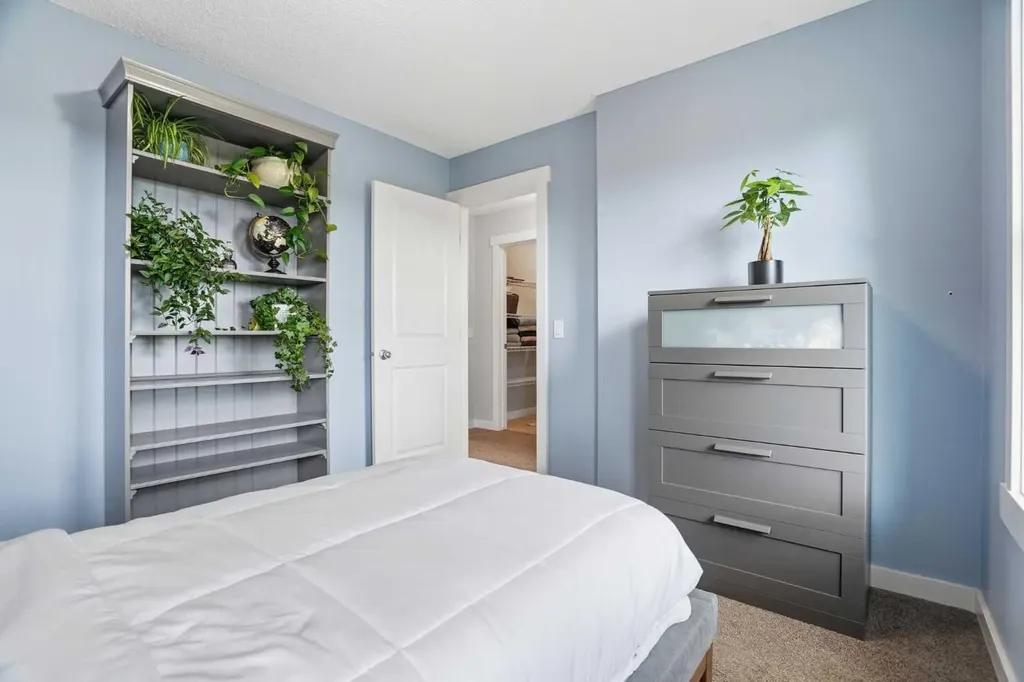 143 Elgin Meadows Way SE Calgary AB T2Z 0S2