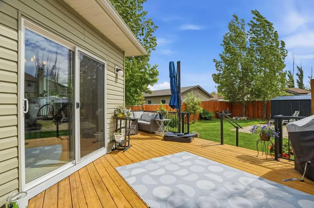 143 Elgin Meadows Way SE Calgary AB T2Z 0S2