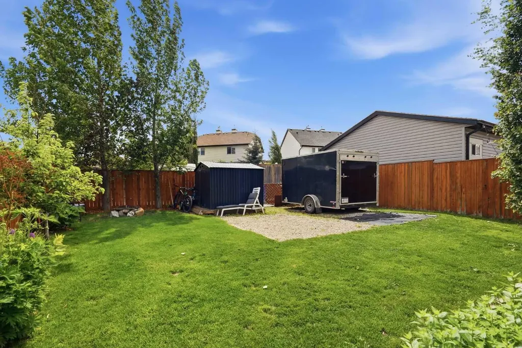 143 Elgin Meadows Way SE Calgary AB T2Z 0S2