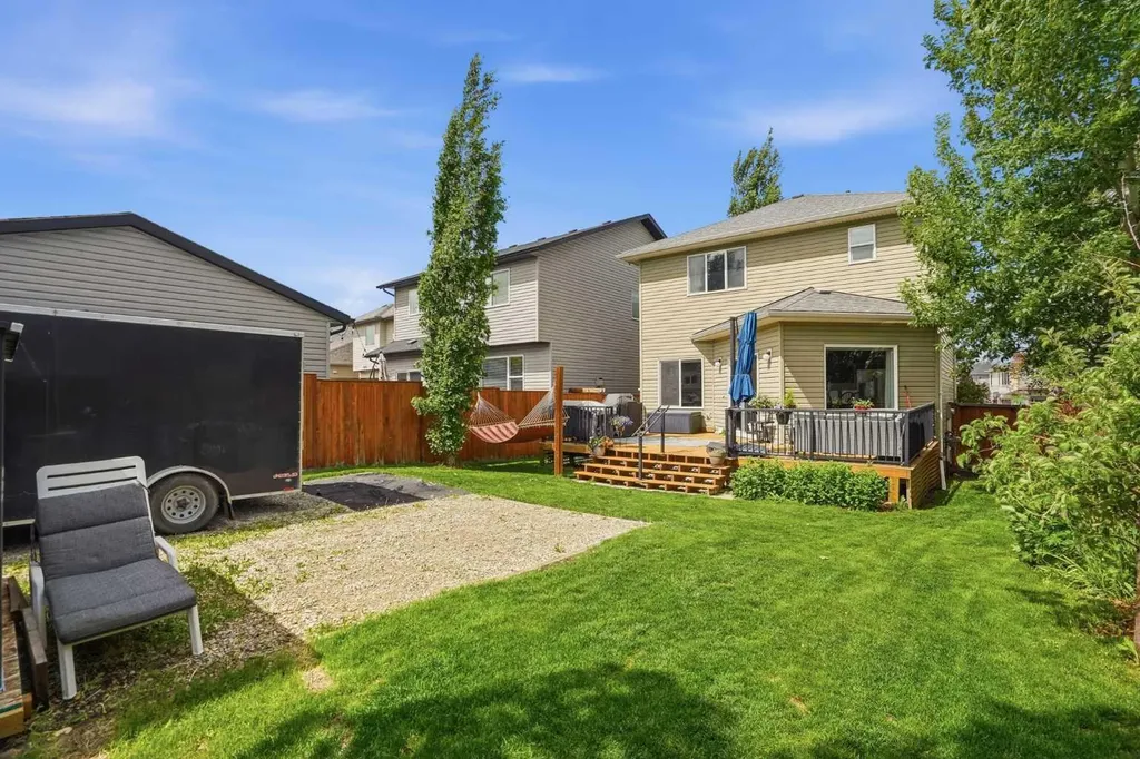 143 Elgin Meadows Way SE Calgary AB T2Z 0S2