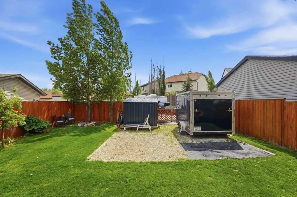 143 Elgin Meadows Way SE Calgary AB T2Z 0S2