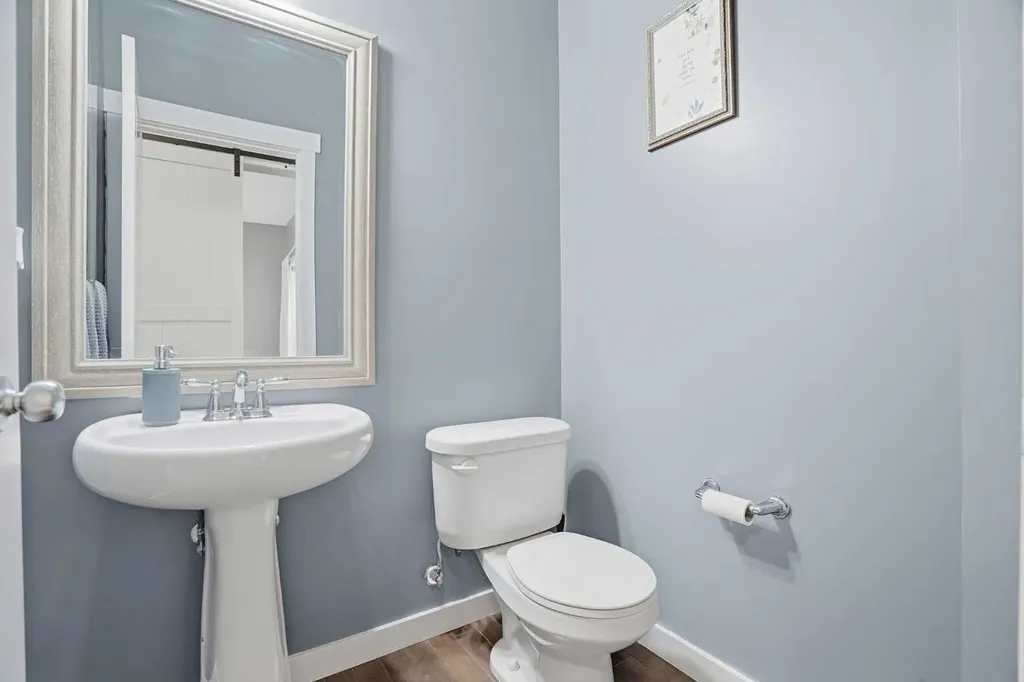 143 Elgin Meadows Way SE Calgary AB T2Z 0S2