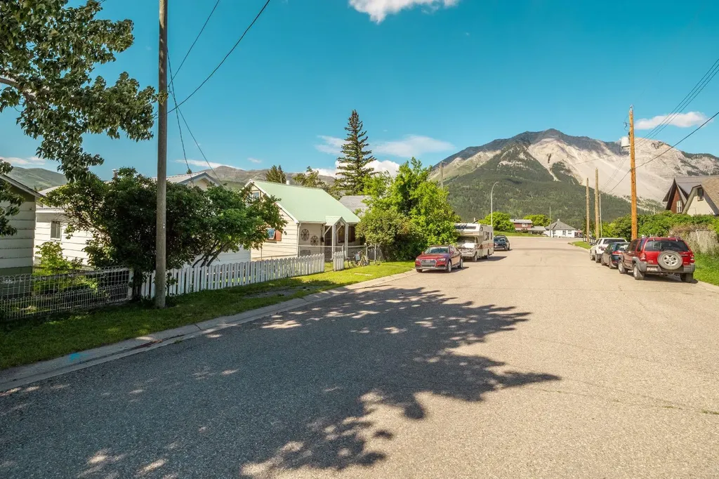 2729 216 Street Bellevue AB T0K0E0