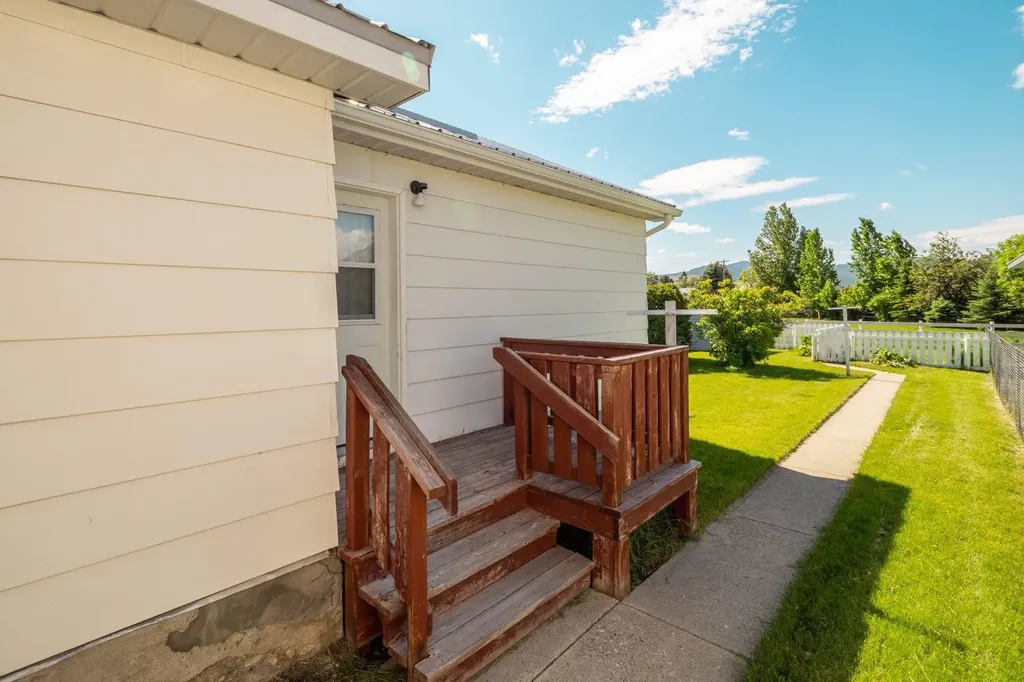 2729 216 Street Bellevue AB T0K0E0