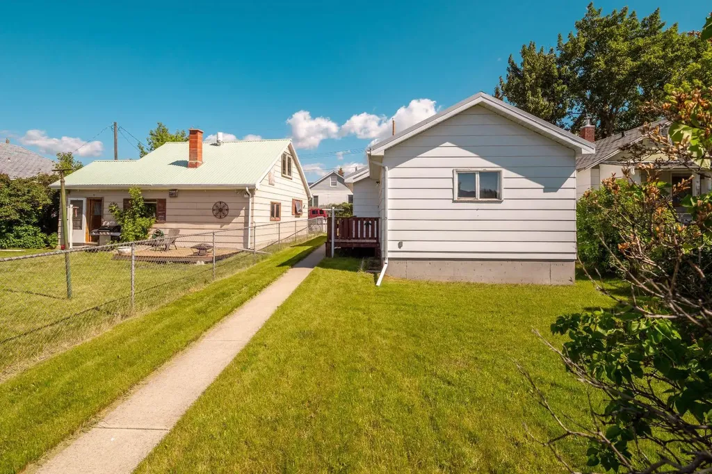 2729 216 Street Bellevue AB T0K0E0