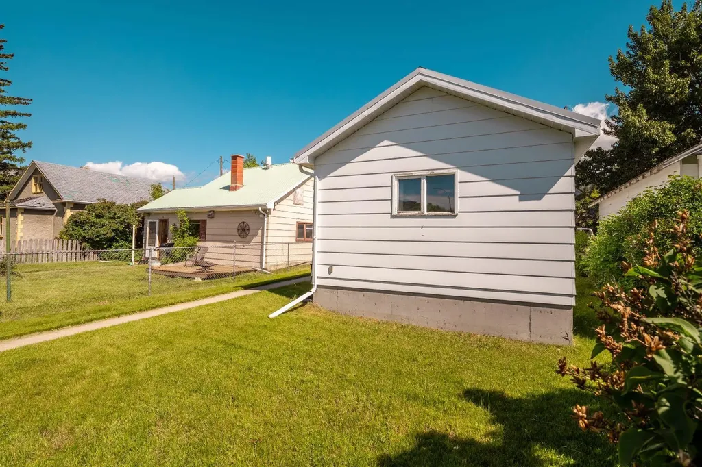 2729 216 Street Bellevue AB T0K0E0