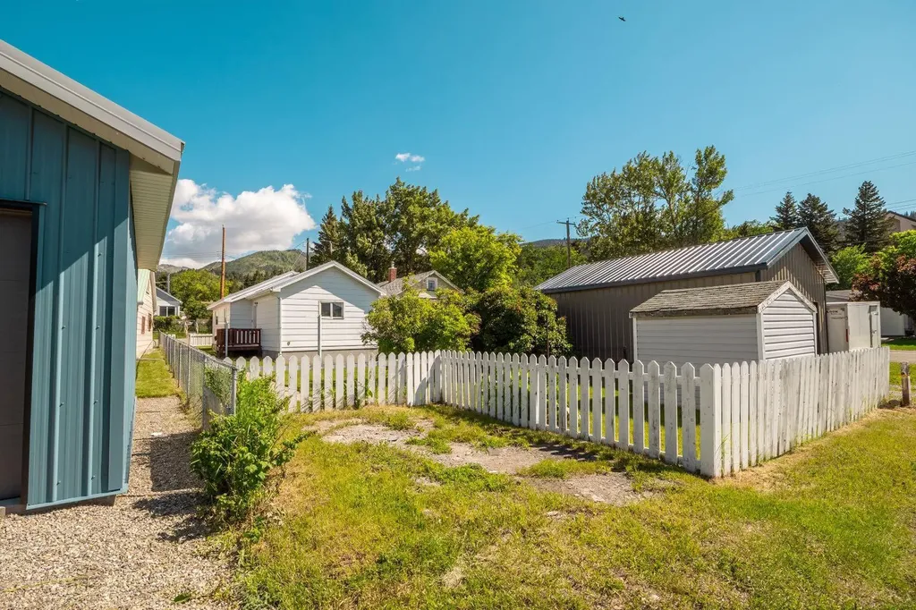 2729 216 Street Bellevue AB T0K0E0