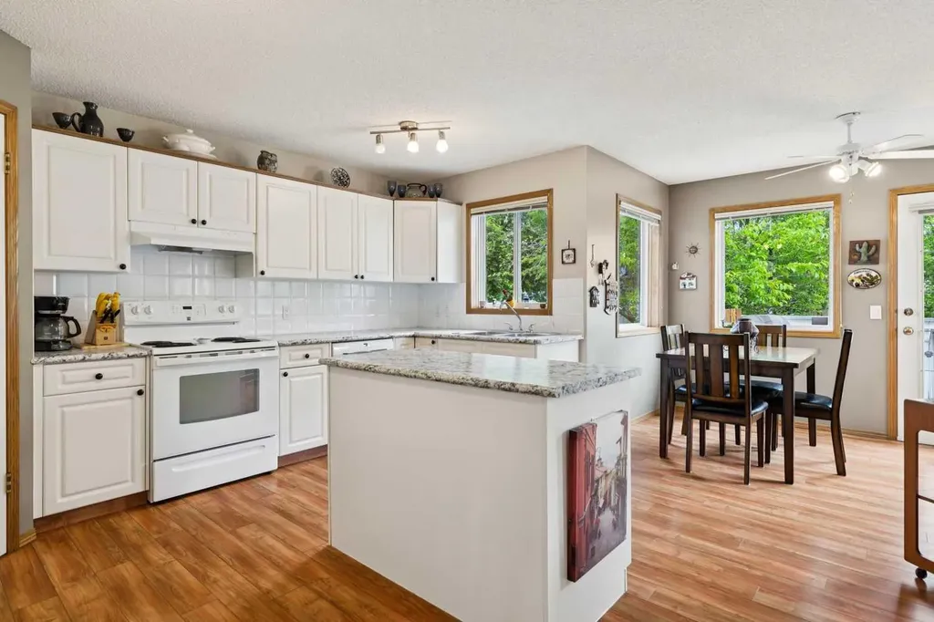 859 Somerset Drive SW Calgary AB T2Y 3P5