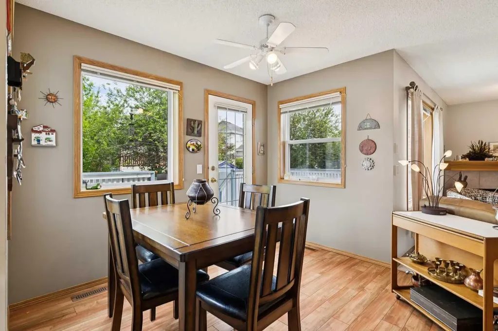 859 Somerset Drive SW Calgary AB T2Y 3P5