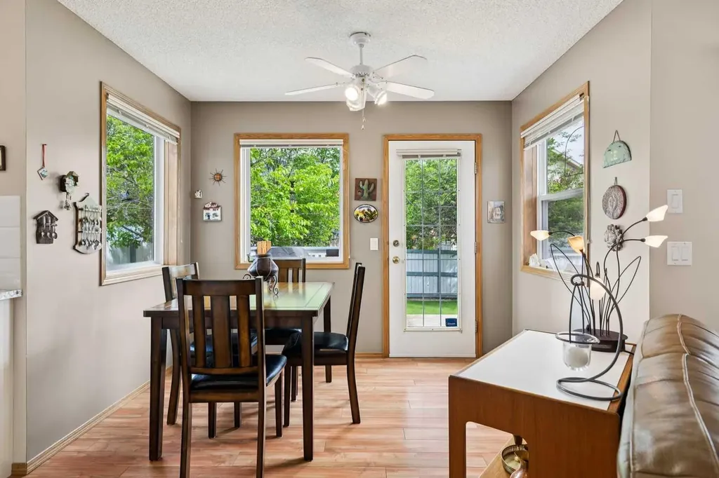 859 Somerset Drive SW Calgary AB T2Y 3P5