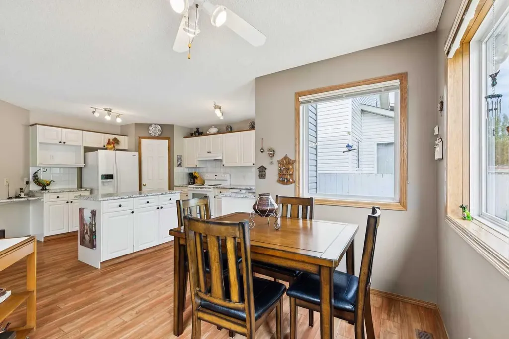 859 Somerset Drive SW Calgary AB T2Y 3P5