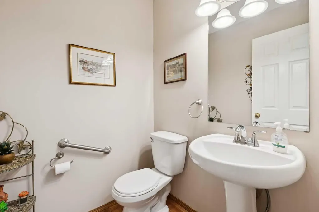 859 Somerset Drive SW Calgary AB T2Y 3P5