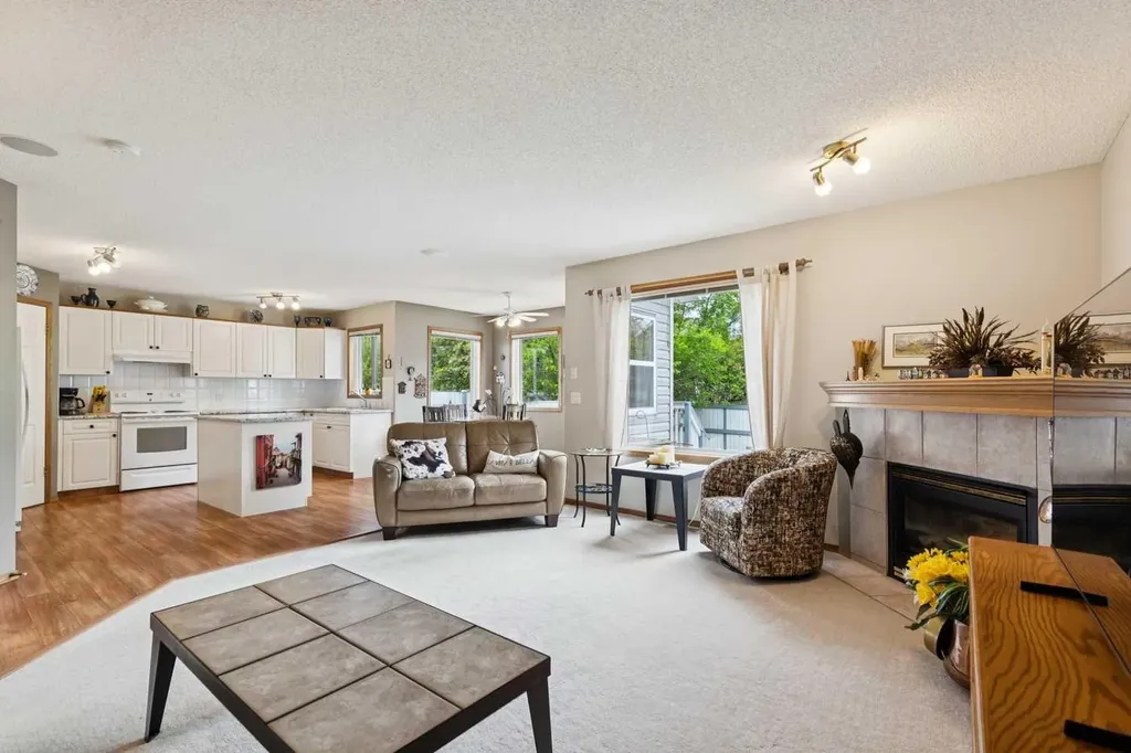 859 Somerset Drive SW Calgary AB T2Y 3P5