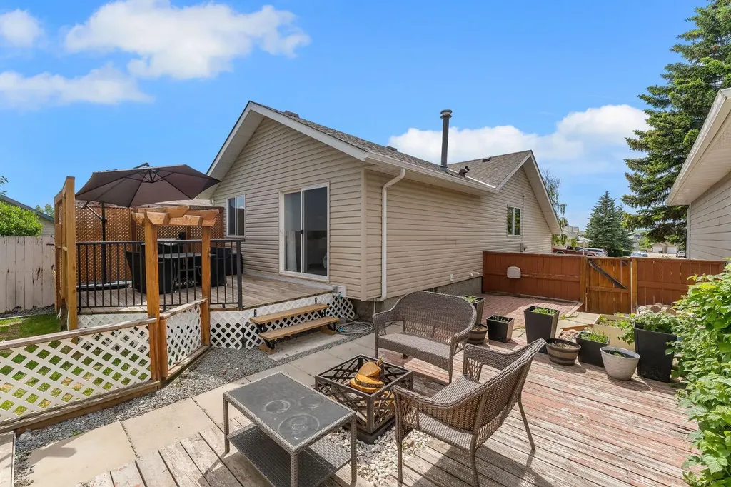 74 Eldorado Road SE Airdrie AB T4B 1C1