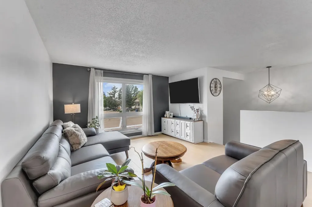 74 Eldorado Road SE Airdrie AB T4B 1C1