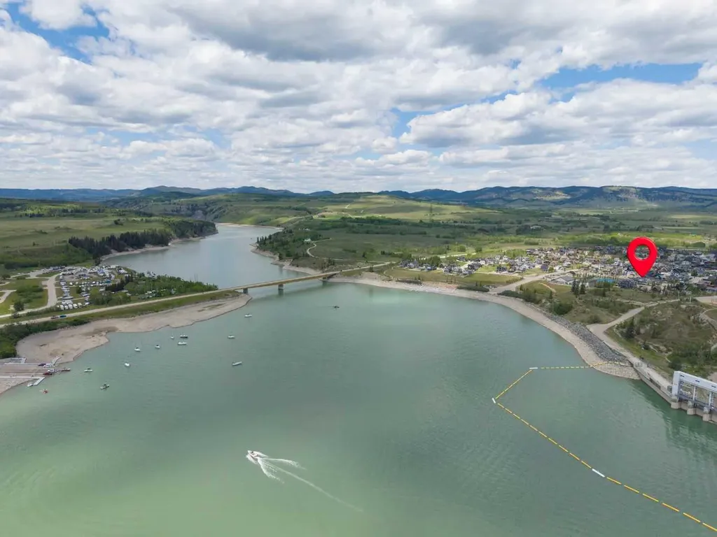 505 Cottageclub Bay Rural Rocky View County AB T4C 0A2