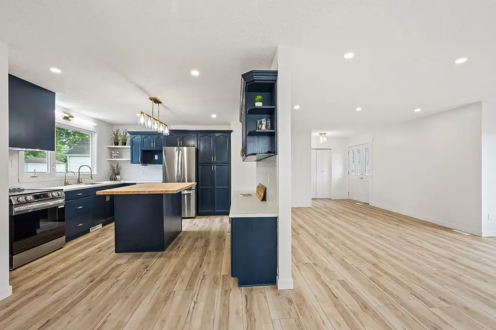 5510 45 Street Lloydminster AB T9V 0C2