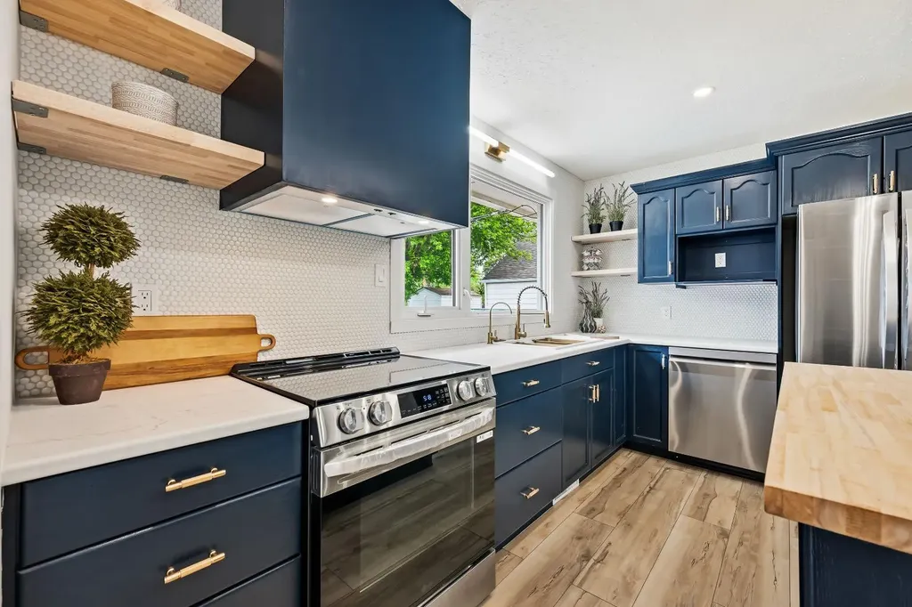 5510 45 Street Lloydminster AB T9V 0C2