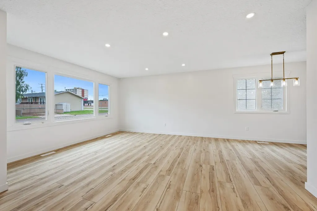 5510 45 Street Lloydminster AB T9V 0C2
