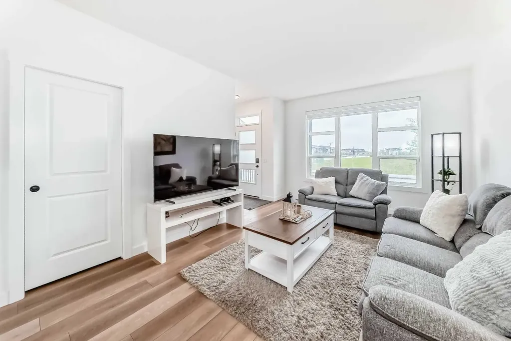 1609 Chinook Gate Drive SW Airdrie AB T4B 5J4