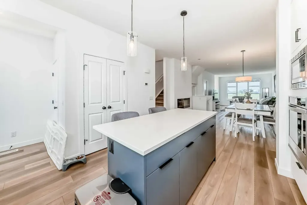 1609 Chinook Gate Drive SW Airdrie AB T4B 5J4