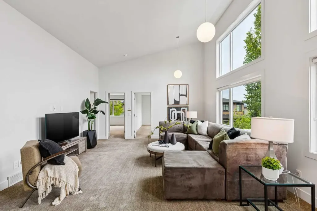 31 Wexford Way SW Calgary AB T3H 0H1