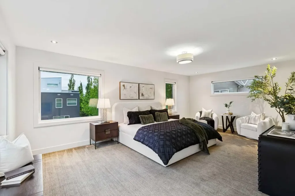 31 Wexford Way SW Calgary AB T3H 0H1