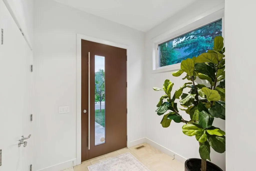 31 Wexford Way SW Calgary AB T3H 0H1