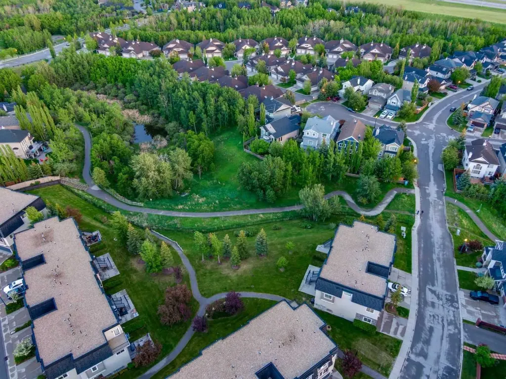 31 Wexford Way SW Calgary AB T3H 0H1