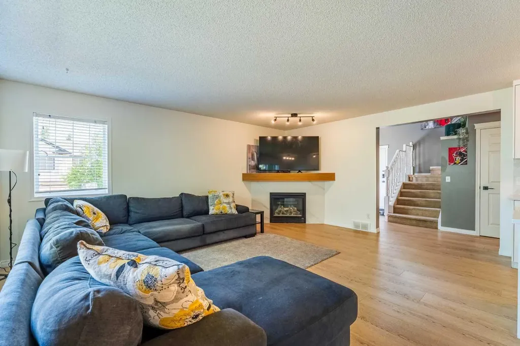 76 Cranfield Place SE Calgary AB T3M 1B3