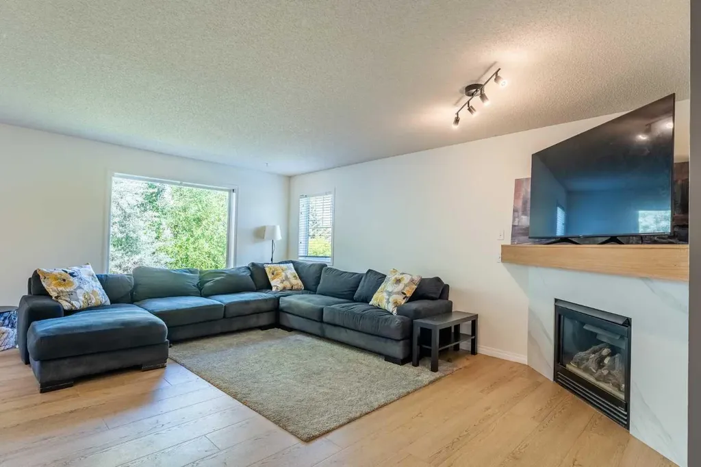 76 Cranfield Place SE Calgary AB T3M 1B3