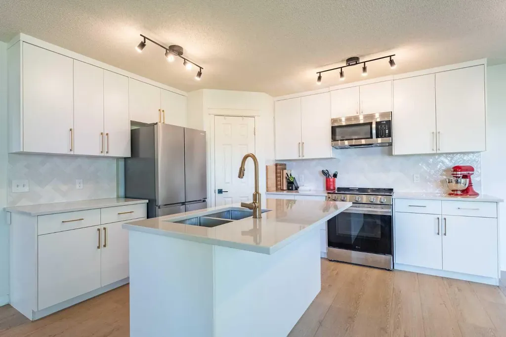 76 Cranfield Place SE Calgary AB T3M 1B3